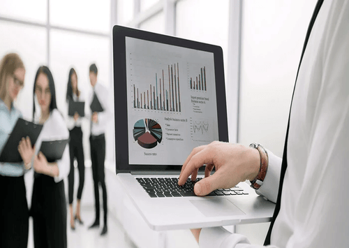 Group Senior Finance Executive